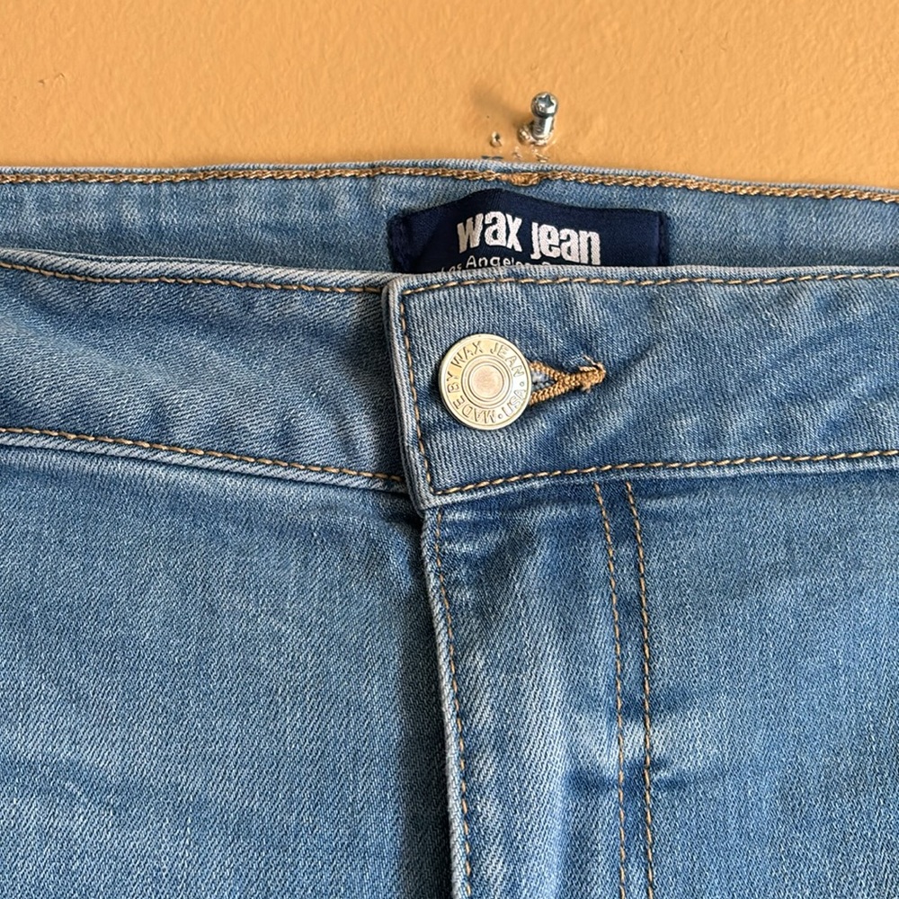 Plus Size Ripped Jeans - Picture 5 of 10